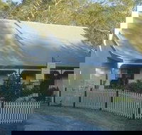 Country Pleasures Bed and Breakfast - Airlie Beach Holiday