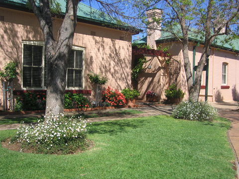 Country Apartments Dubbo - Airlie Beach Holiday 0
