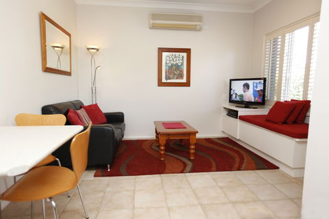 Country Apartments Dubbo - Airlie Beach Holiday 2