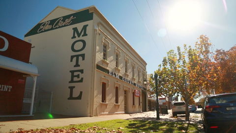 Elm Court Motel - Airlie Beach Holiday 0