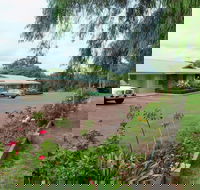 Emu Point Motel - Airlie Beach Holiday
