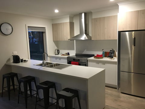 Falls Cottage Whitfield - Airlie Beach Holiday 1