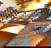 Feathertop Retreat - Airlie Beach Holiday
