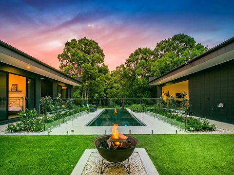 Friday Sabai - Airlie Beach Holiday 0