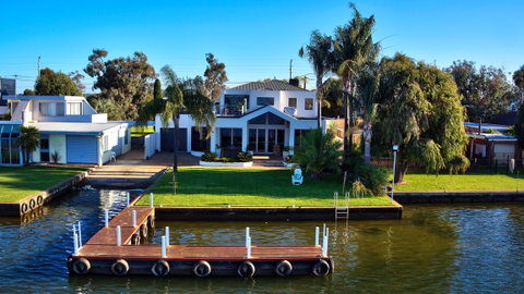 Mulwala 105 - Airlie Beach Holiday 0