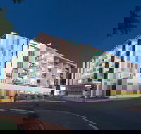 Oaks Mackay Carlyle Suites - Airlie Beach Holiday