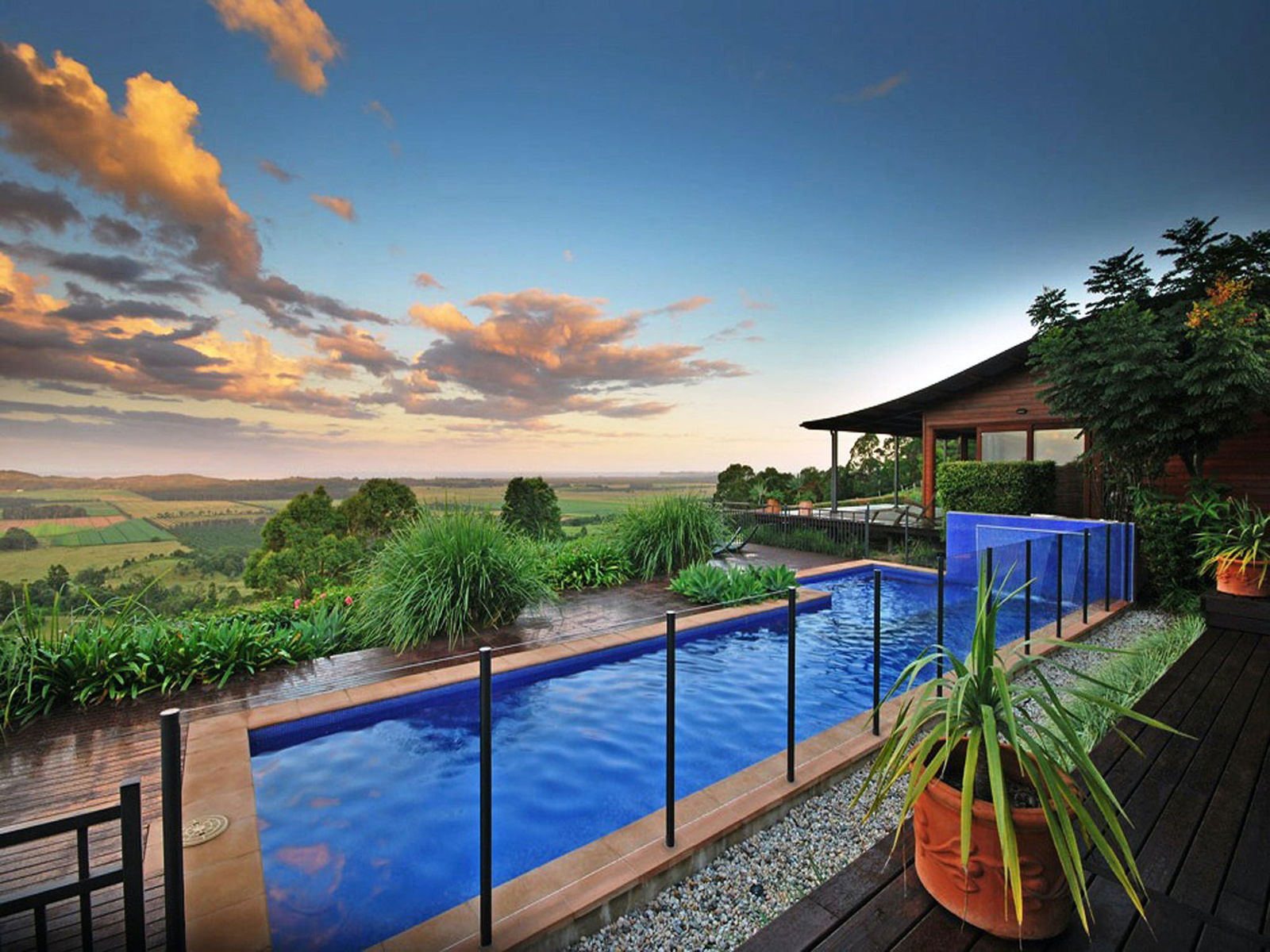 Newrybar NSW Airlie Beach Holiday