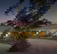 Riverbush Cottages - Airlie Beach Holiday