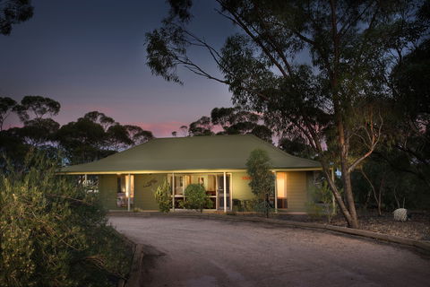 Riverbush Cottages - Airlie Beach Holiday 0