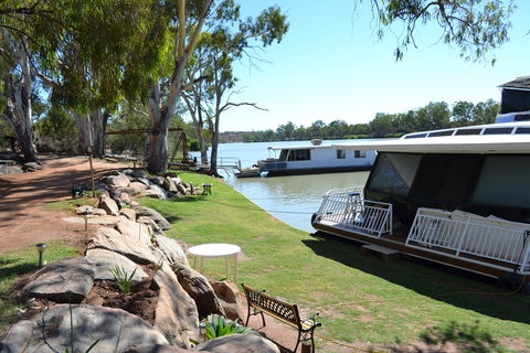 Riverbush Cottages - Airlie Beach Holiday 1
