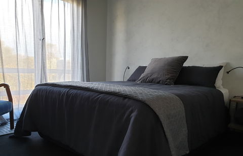 Samphire: Coorong Accomodation - Airlie Beach Holiday 1