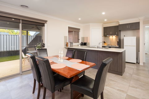 Seclusion On Bellevue - Airlie Beach Holiday 2