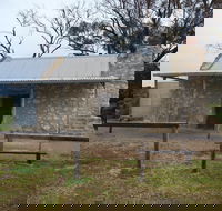 Shepherds Hut - Airlie Beach Holiday