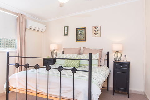 Stoneleigh Cottage Bed And Breakfast - Airlie Beach Holiday 2