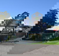The Oaks Hotel Motel - Airlie Beach Holiday