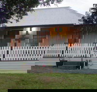 Tinonee Cottages - Airlie Beach Holiday