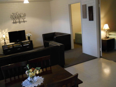 BJs Short Stay Apartments - Airlie Beach Holiday 0