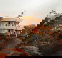 Cliff House Beachfront Villas - Airlie Beach Holiday