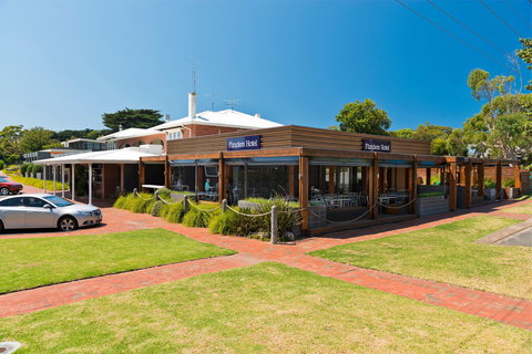 Flinders Hotel - Airlie Beach Holiday 1