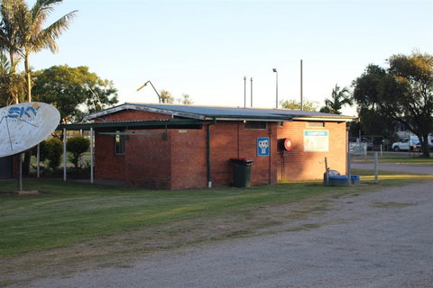 Grafton Greyhound Racing Club Caravan Park - Airlie Beach Holiday 0