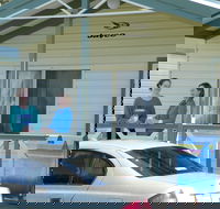 Lake Hamilton Motor Village and Caravan Park - Airlie Beach Holiday