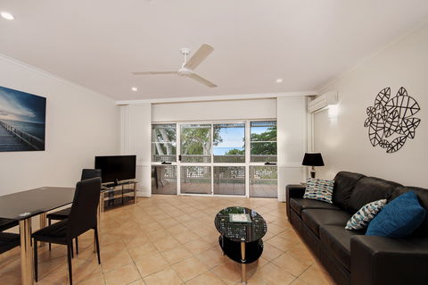 Marlin Waters Beachfront Apartments - Airlie Beach Holiday 1