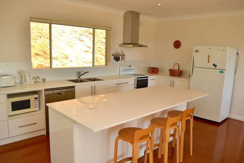 Pat And Ted's In The Piccadilly Valley - Airlie Beach Holiday 1