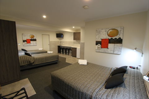 Ryley Motor Inn - Airlie Beach Holiday 0