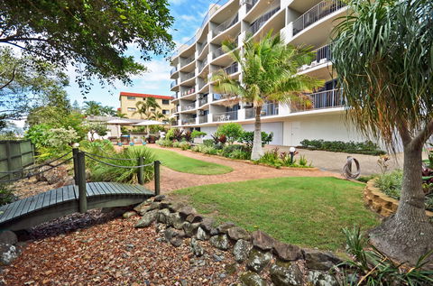 Sails Resort On Golden Beach - Airlie Beach Holiday 0
