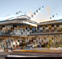 The Family Hotel Maitland - Airlie Beach Holiday