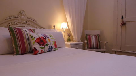 The Globe Inn - Airlie Beach Holiday 0