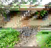 Walnut Cottage - Airlie Beach Holiday