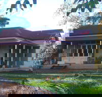 Baranduda Homestead BB Cottages - Airlie Beach Holiday