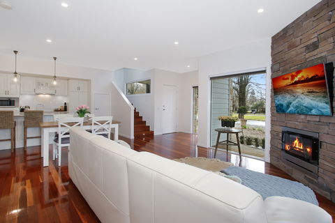 Beyond Bliss Guesthouse Two - Airlie Beach Holiday 0