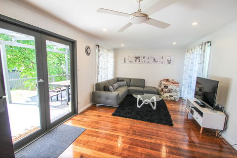 Bianconero - Airlie Beach Holiday 0