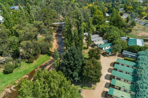 Bright Riverside Holiday Park - Airlie Beach Holiday 0