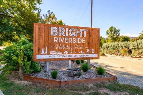 Bright Riverside Holiday Park - Airlie Beach Holiday 1