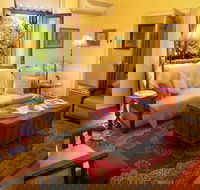 Buxton Manor - Garden and Loft Apartment - Airlie Beach Holiday