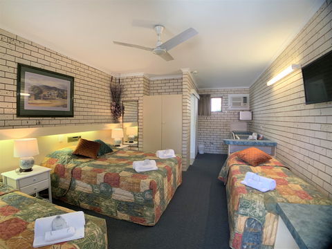 Cara Motel - Airlie Beach Holiday 1