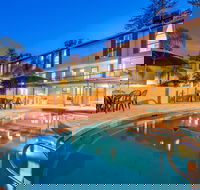 Cottesloe Beach Chalets - Airlie Beach Holiday