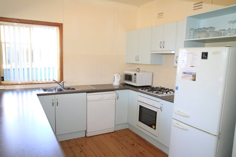 Cudmirrah Reef Cottage - Airlie Beach Holiday 1