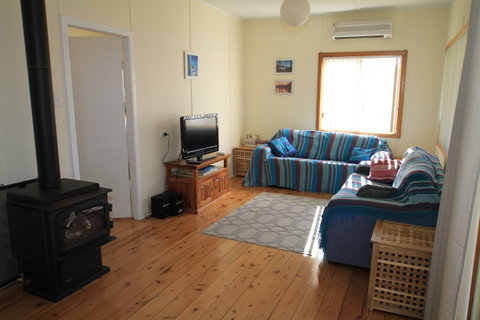Cudmirrah Reef Cottage - Airlie Beach Holiday 2