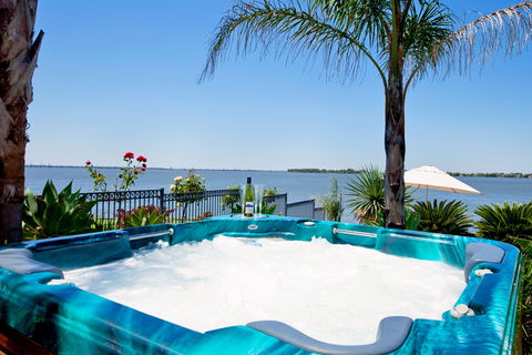 Edgewater Mulwala - Airlie Beach Holiday 1