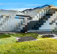 Ella House I - Airlie Beach Holiday