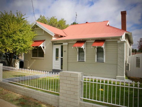Gipps Street Cottage - Open - Airlie Beach Holiday 0