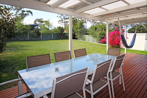 Hayes Beach House - Airlie Beach Holiday 1