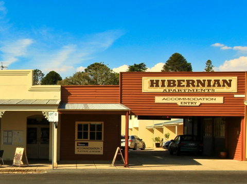 Hibernian Hotel Apartments - Airlie Beach Holiday 1
