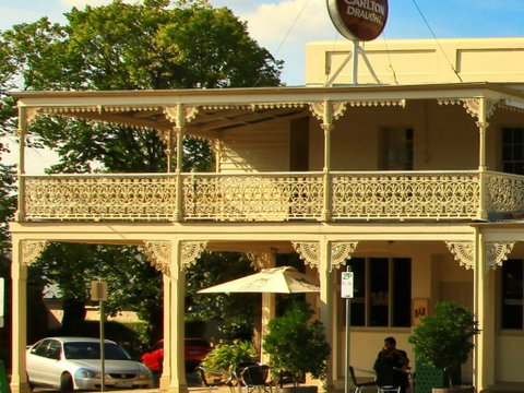Hibernian Hotel Apartments - Airlie Beach Holiday 2