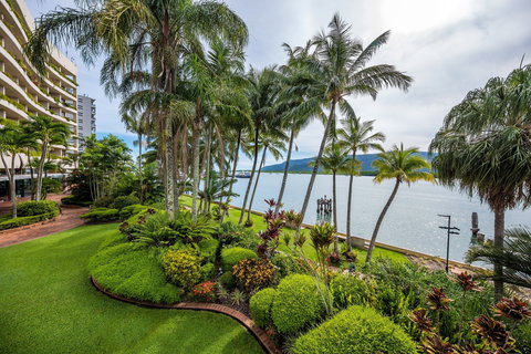 Hilton Cairns - Airlie Beach Holiday 1