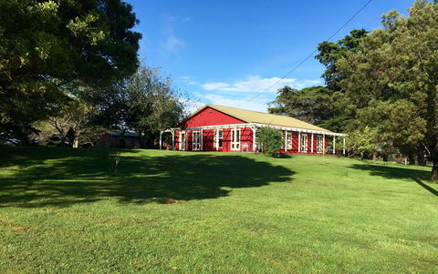 Icena Farm Accommodation - Airlie Beach Holiday 2
